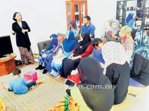 Galak suri rumah berniaga